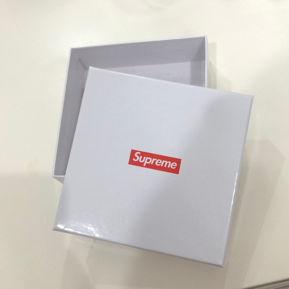 Supreme Box - Picture 4 of 6